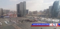 Иргэд “Халх гол”-д чөлөөт бүс байгуулахыг эсэргүүцэж, тайван жагсаал хийж байна
