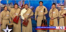 “Хөсөгтөн” хамтлагийнхан Арабын хил дээр саатуулагджээ
