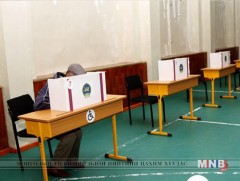 Энэ удаагийн сонгуульд 11 нам, гурван эвсэл, 89 бие даагч нэр дэвшжээ