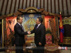 Монгол Улсын Ерөнхийлөгч Ц.Элбэгдоржид ОХУ-ын Ерөнхий сайд Д.Медведев бараалхав