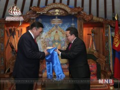 Ерөнхийлөгч Ц.Элбэгдорж УИХ-ын дарга М.Энхболдод амжилт хүсэв