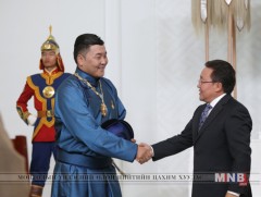 МУГЖ Г.Ариунбаатар “Чингис хаан” одон гардан авлаа 