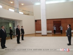 Элчин сайд нар Итгэмжлэх жуух бичиг барилаа