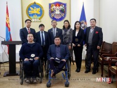 Хөгжлийн бэрхшээлтэй иргэдийн төлөөллийг нийслэлийн “Жуух бичиг”-ээр шагналаа