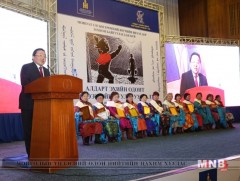 Ерөнхийлөгч Ц.Элбэгдорж: Гэр бүлийн, улс орны сайн сайхан ээжүүдээс, эмэгтэйчүүдээс хамаарч явдаг