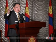 Ерөнхийлөгч Ц.Элбэгдорж ҮБХИС, Тэмүүжин Өрлөг сургууль, Цэргийн төв эмнэлэгт ажиллав