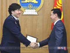 Дуучин Г.Ариунбаатар, балетчин О.Анужин нарт мөнгөн шагнал олголоо