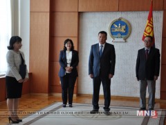 Шилдэг залуу эмчид Монгол Улсын Ерөнхийлөгчийн нэрэмжит шагнал хүртээлээ