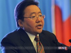 Монгол Улсын Ерөнхийлөгч Монгол Улсын Төрийн тугийг хүндэтгэх тухай зарлиг гаргалаа