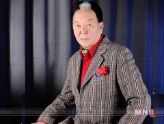Д.Ухнаа: Сүүлийн үед тайзан дээр тоостой гутал, уранхай жинстэй гардаг болж  