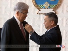 БНСУ-ын иргэн Шин Ён Сүг “Найрамдал” медалиар шагнав