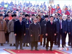 Их эзэн Чингис хааны хөшөөнд хүндэтгэл үзүүлэв