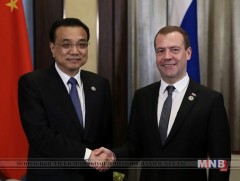 ОХУ-ын засгийн газрын дарга Дмитрий Медведев БНХАУ-д айлчилж байна
