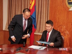 Монгол Улсын Ерөнхийлөгч Х.Баттулга агаарын бохирдолтой “Онц байдал” зарлан тэмцэх асуудлаар УИХ-ы..