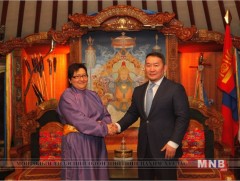 Монгол Улсын Ерөнхийлөгч Х.Баттулга монгол судлаач Анна Дамдинова Цендинаг хүлээн авч баяр хүргэв