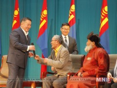 Ерөнхийлөгч Х.Баттулга Чингэлтэй дүүргийн иргэдтэй уулзлаа