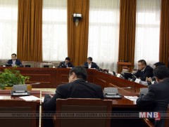 Төсвийн тухай хуульд нэмэлт оруулах тухай хуулийн төслийн анхны хэлэлцүүлгийг хийв