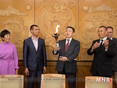 Энхийн гүйгчдийг хүлээн авч уулзлаа