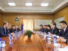 ОХУ-ын төрийн өндөр хэмжээний зочидтой худалдаа, эдийн засгийн хамтын ажиллагааны талаар санал сол..