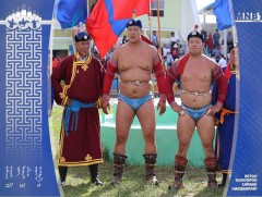 Өмнөговь аймгийн наадамд Б.Амгаланбаатар түрүүлж, аймгийн арслан цол хүртэв