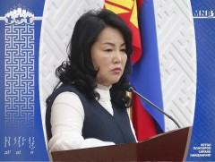 Нийтийн эзэмшлийн талбайд зогсоол болон багана барих ажил хийж байсныг зогсоолоо
