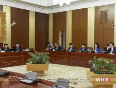 Харилцаа холбооны тухай хуульд нэмэлт, өөрчлөлт оруулах тухай  хуулийн төслийн анхны хэлэлцүүлгийг..