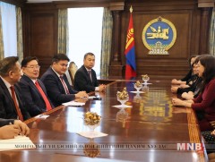 УИХ-ын дарга Г.Занданшатар төгссөн сургуулийнхаа төлөөлөгчидтэй уулзлаа