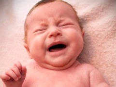 Хүүхэд 21 хоног дотор нулимс гарган уйлах боломжгүй байдаг