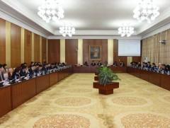 Хэт олон байгаа хөгжлийн бодлого, төлөвлөлтийн баримт бичгүүдийг цомхон, уялдаатай болгох хэрэгтэй..