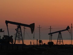 АНУ-ын газрын тосны үйлдвэрлэлээр дэлхийд тэргүүлж байна