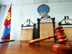 Төрийн алба хаагч нарт холбогдох хэргийн шүүх хурал хойшлов