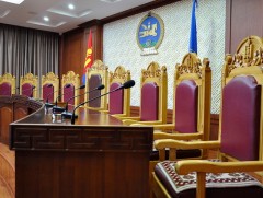 Үндсэн хуулийн цэцийн дунд суудлын хуралдаан болно