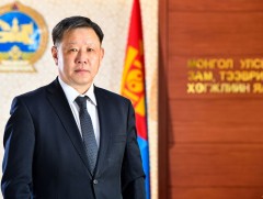 “Төмөр замчдын мэргэжлийн баяр”-ын мэндийг өргөн дэвшүүллээ