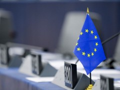 Еврокомисс нэн даруй гаалийн татвараа хүчингүй болгохыг АНУ-аас шаардлаа