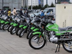 Улсын тусгай хамгаалалттай газар нутгийн байгаль хамгаалагчдийг мотоциклоор хангалаа