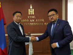 Жижиг, дунд үйлдвэрийн газрын дарга Я.Эрдэнэсайхан үүрэгт ажилдаа орлоо