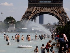 Европын зарим оронд хэт халж байна 