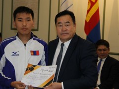 Дэлхийн шатрын олимпиадад оролцох баг тамирчдад хүндэтгэл үзүүллээ 