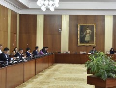 УИХ-ын тогтоолын төслүүдийн анхны хэлэлцүүлгийг хийж, “Засгийн газарт чиглэл өгөх тухай” Байнгын х..