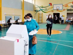 Халдвараас хамгаалах хэрэгслийг санал авах 2148 байранд хүргүүлэх ажил хийгдэж байна
