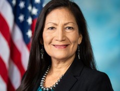 Жозеф Байден Дотоод хэргийн сайдад Дебору Холэндийн нэрийг дэвшүүлэв 