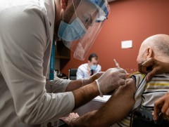 АНУ-д коронавирусний вакцин хийлгэсэн 1.9 сая хүнээс 21 хүнд цочмог харшил илэрчээ