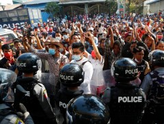 Мьянмарын цэргийнхний төрийн эргэлтийг эсэргүүцсэн олон улсын шахалт нэмэгдлээ