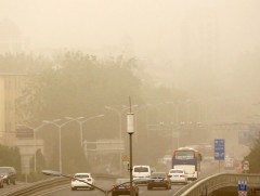 Бээжингийн нисэх буудлууд шар шороон шуурганаас болж 400 гаруй  нислэгээ цуцалжээ