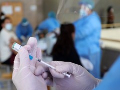 Коронавирусний вакцинаар үүсэх дархлаа нь илүү найдвартай, аюулгүй