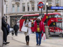 Англид ирэх 7 хоногт хөл хорионы дэглэмийг сулруулна 