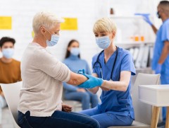 ДЭМБ: Дэлхий даяар хийсэн нэг тэрбум тун вакцины 82 хувь нь чинээлэг орнуудад ногдож байна