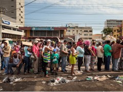 Колумб Улс ядуу давхаргын иргэддээ дээд боловсролыг үнэгүй олгоно