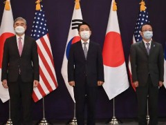 Умард Солонгосын цөмийн зэвсгийн асуудлаарх гурван талт уулзалт Сөүл хотод боллоо