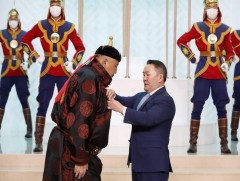 Улсын харцага Г.Элбэг Монгол Улсын гавьяат дасгалжуулагч цол хүртлээ 